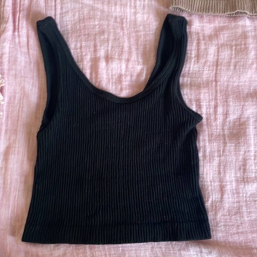 2 for 1 deal!!! Stretchy Crop Tanks / SZ S/M